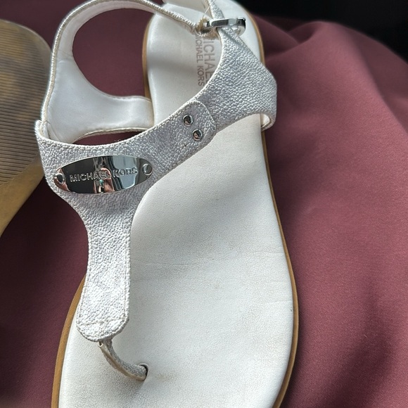 Womens Michael Kors Thong Sandals - Picture 6 of 7